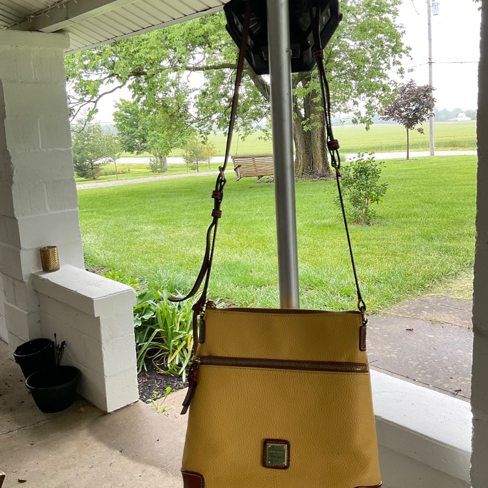 Dooney & Bourke Pebbled Leather Crossbody Bag Yellow Leather Brown Trim - Picture 13 of 16